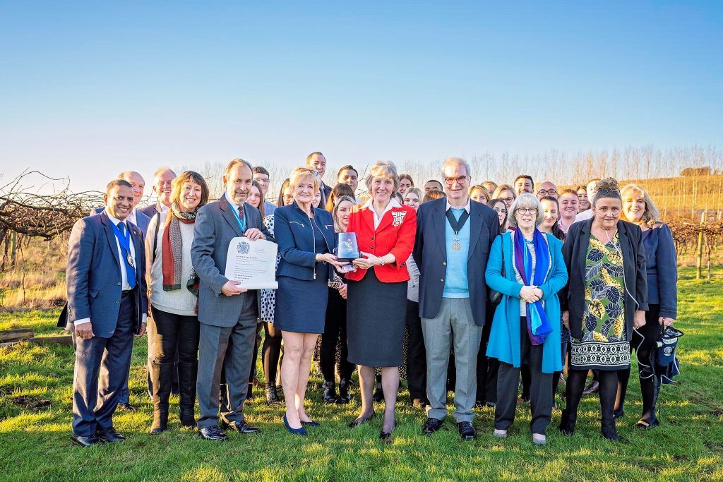 Goup photo with award and dignitaries
